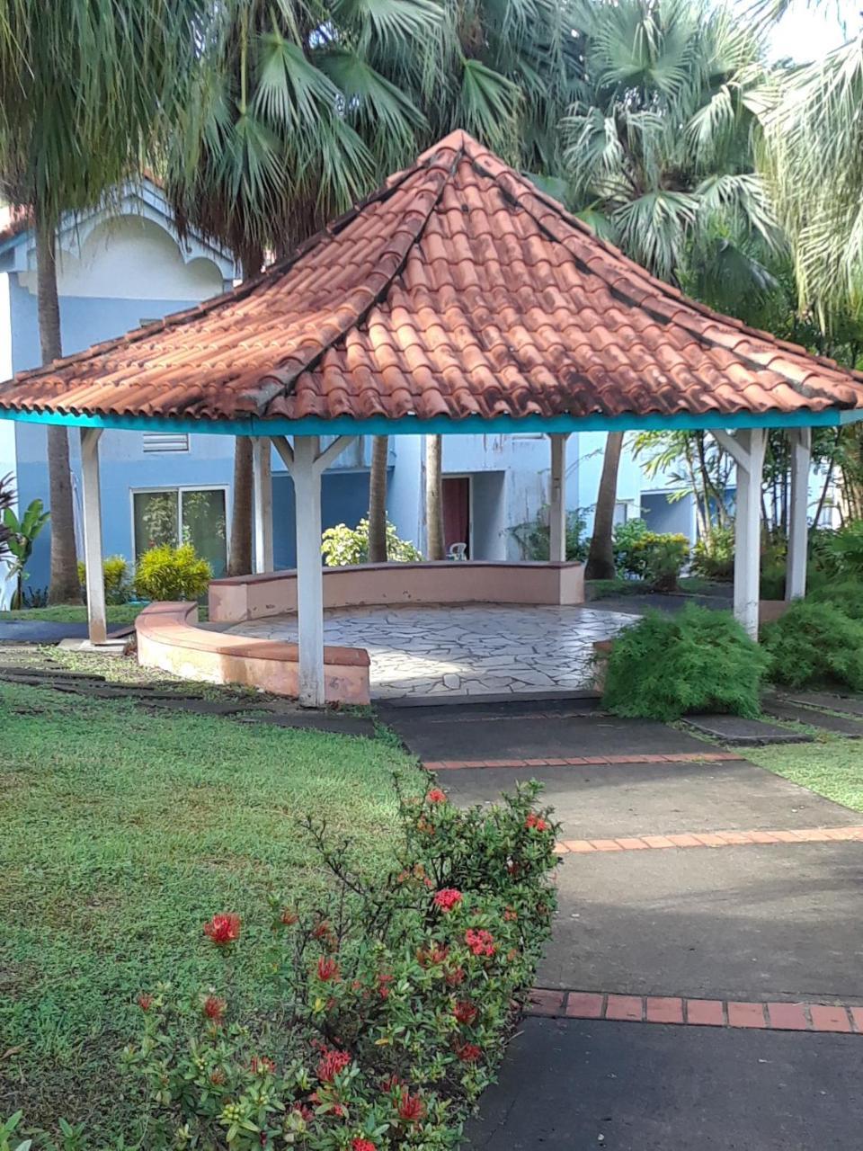 Residence Des Salines Sainte-Anne Ngoại thất bức ảnh